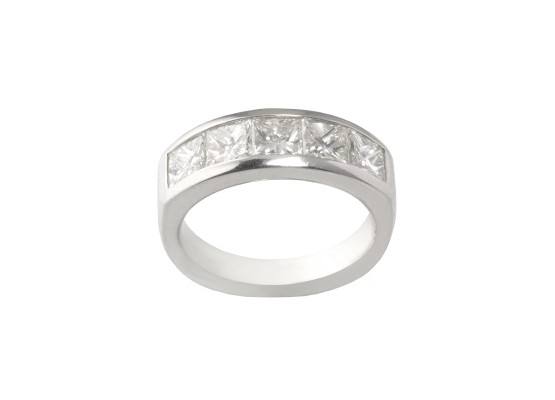 Princess-cut diamond Ring